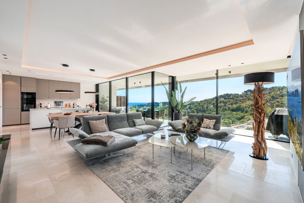 Property photo 3 of 18 Living (2)