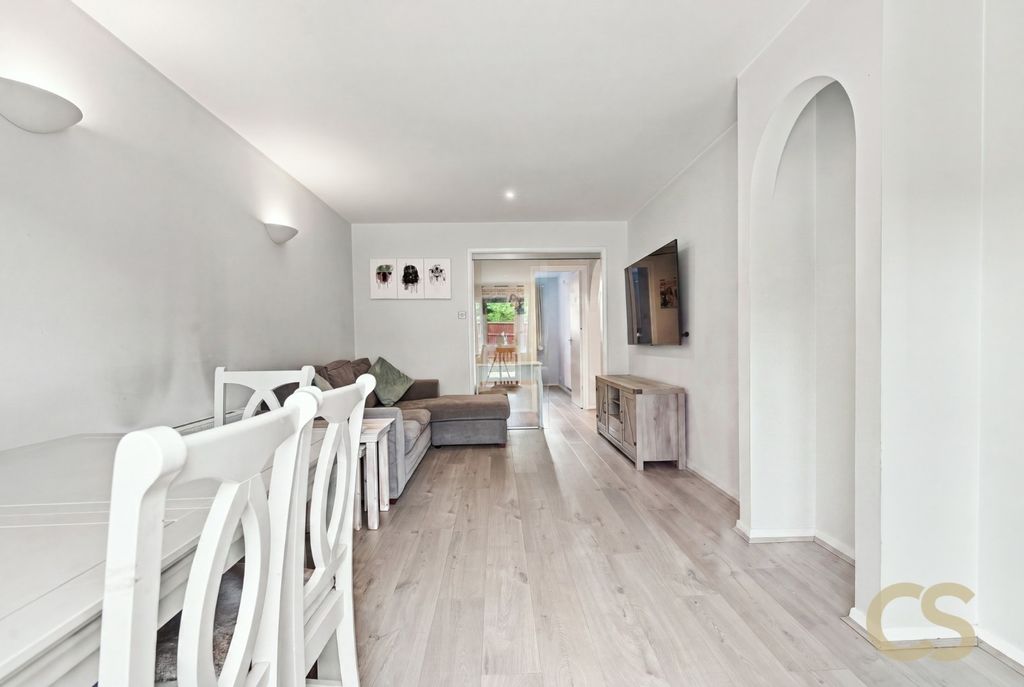 Property photo 3 of 16 5387494