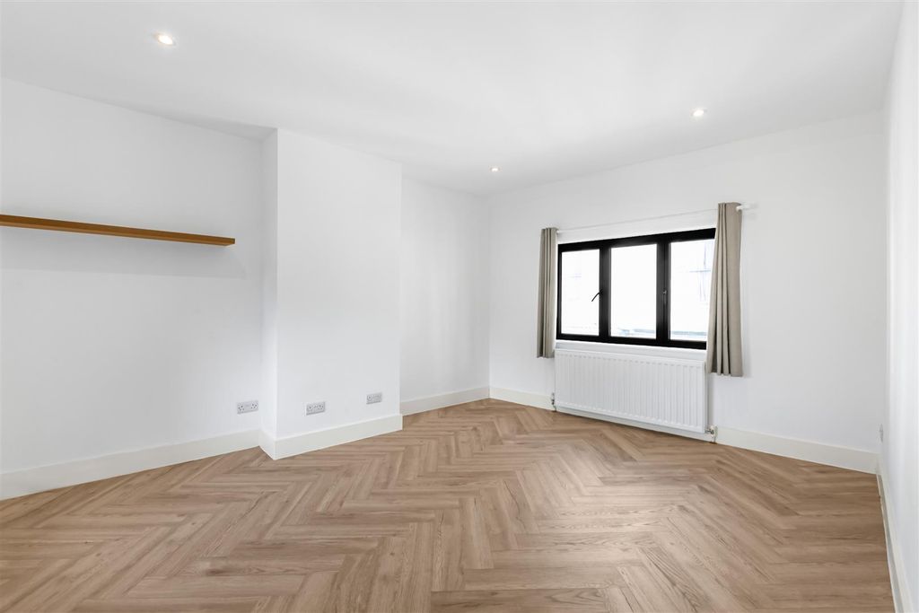 Property photo 1 of 17 22_77841.Jpg