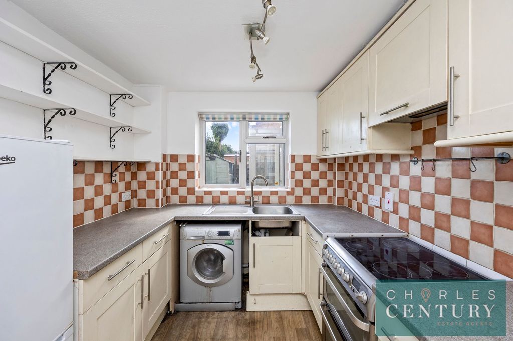 Property photo 2 of 16