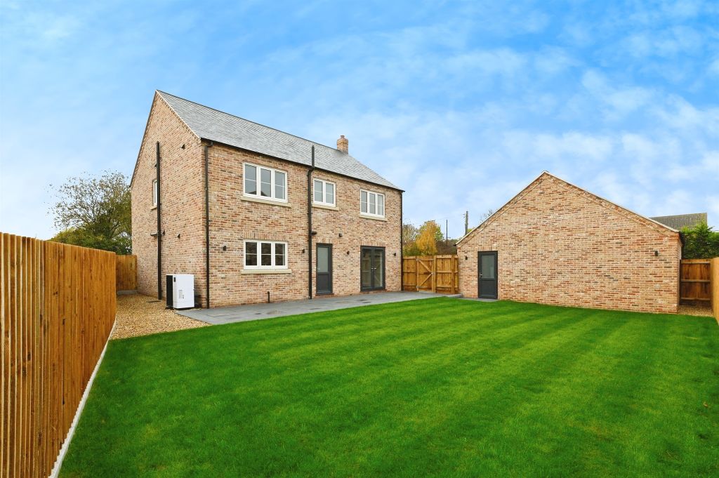 Property photo 2 of 26