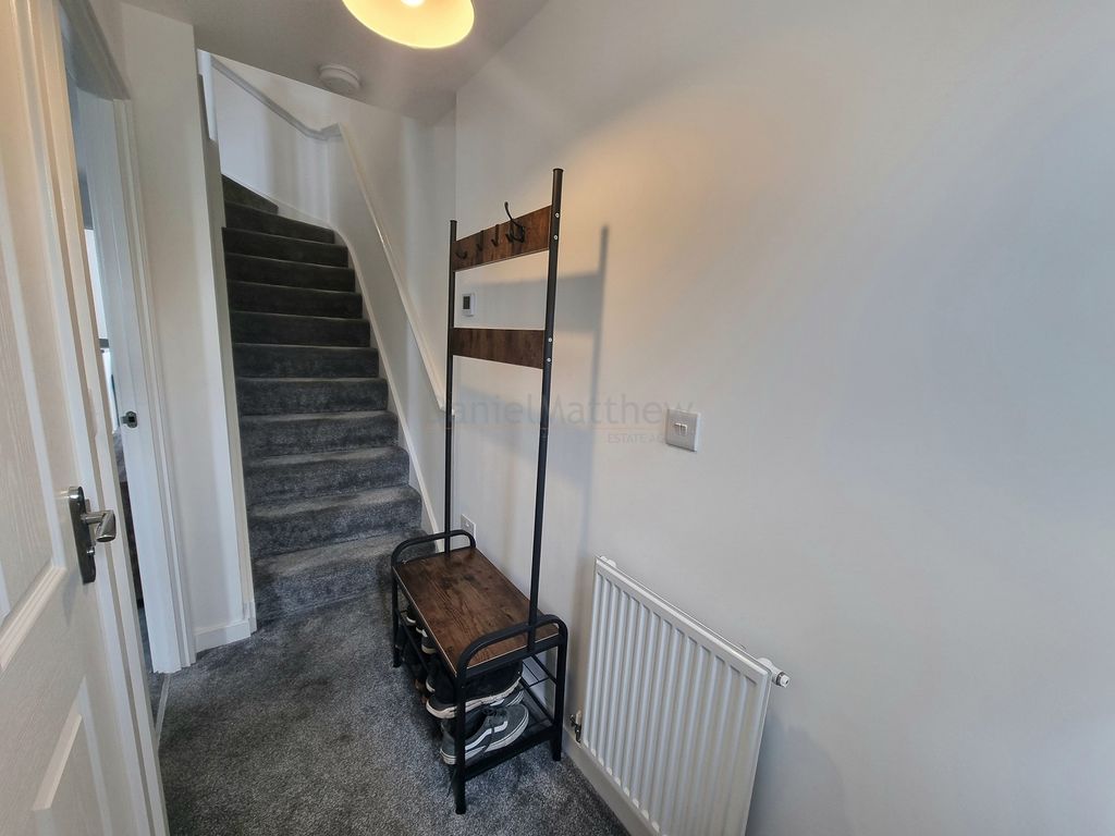 Property photo 2 of 19 Entrance