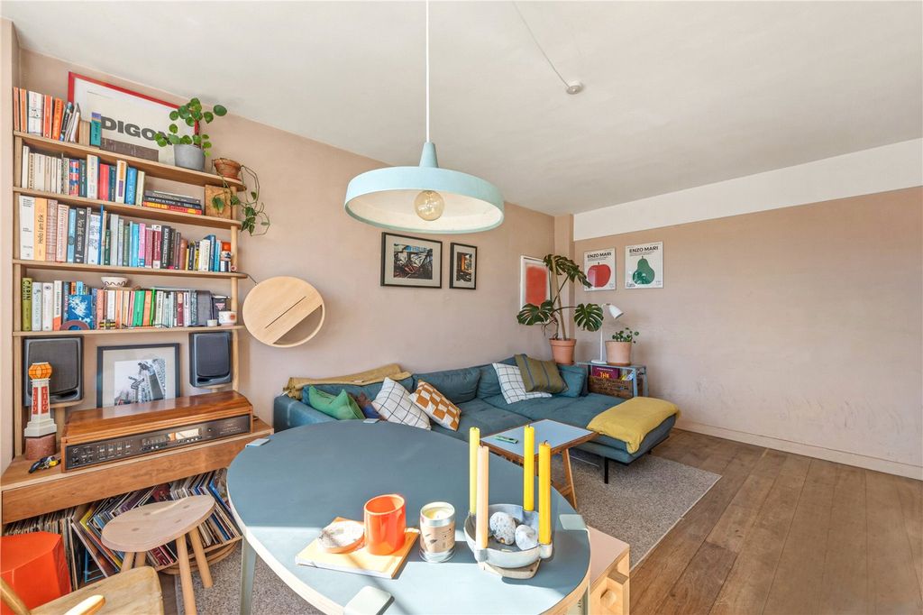 Property photo 3 of 13 Picture No. 10