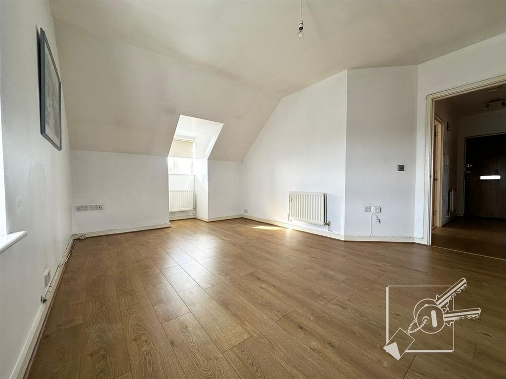 Property photo 3 of 7 Living Room