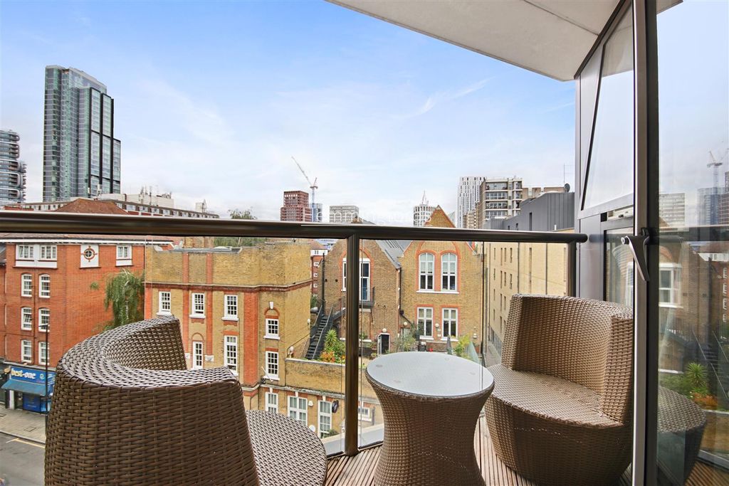 Property photo 3 of 16 01-76731 - Am - 65, Dance Square London, Ec1V 3Aj-