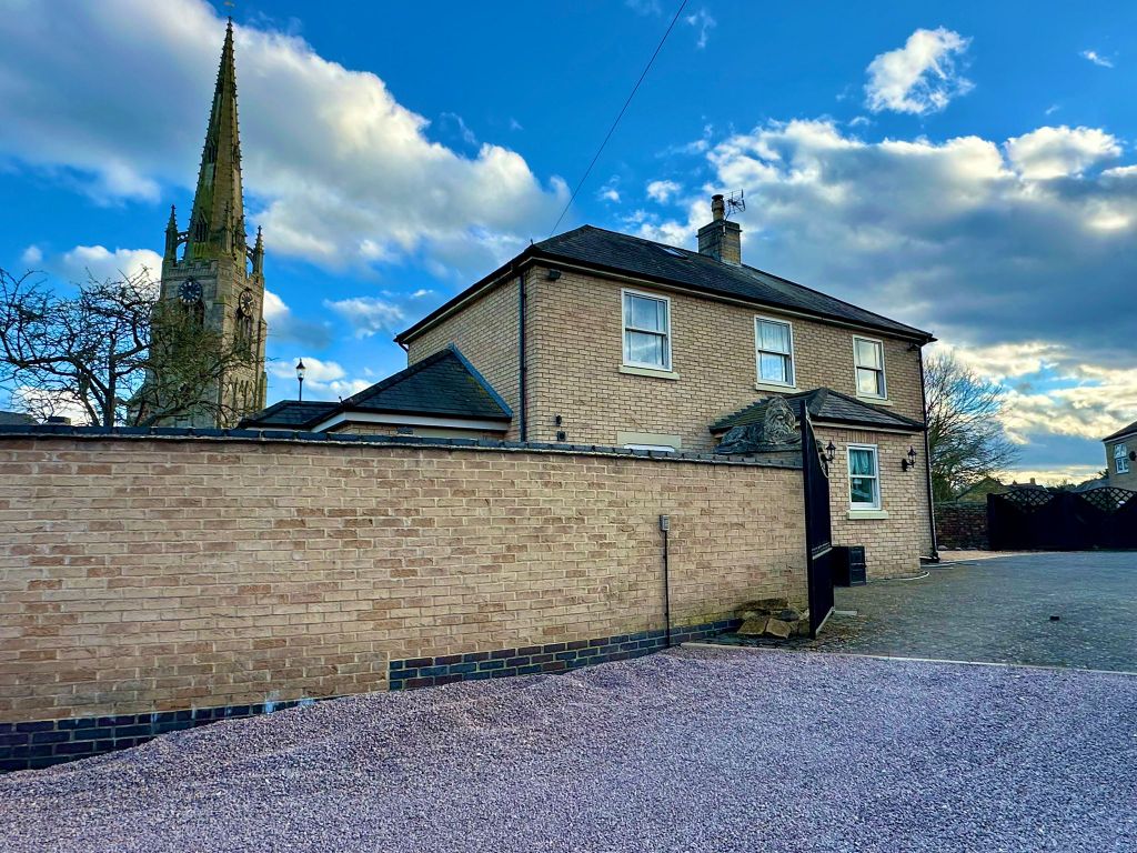 Property photo 1 of 27