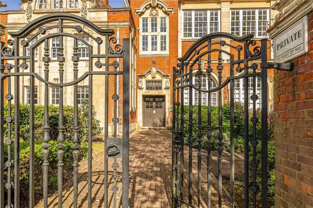 Property photo 1 of 17 Picture No. 02