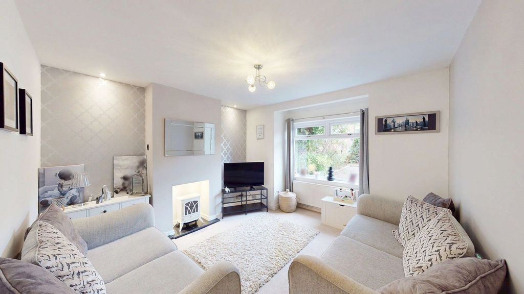 Property photo 2 of 23 Lounge