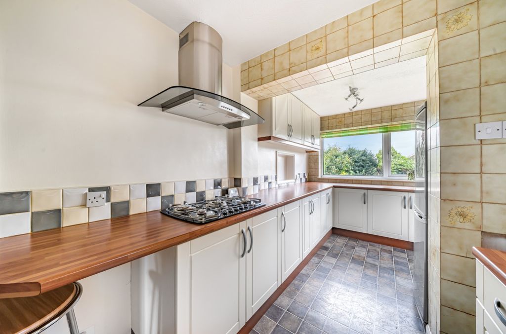Property photo 2 of 17 Kitchen