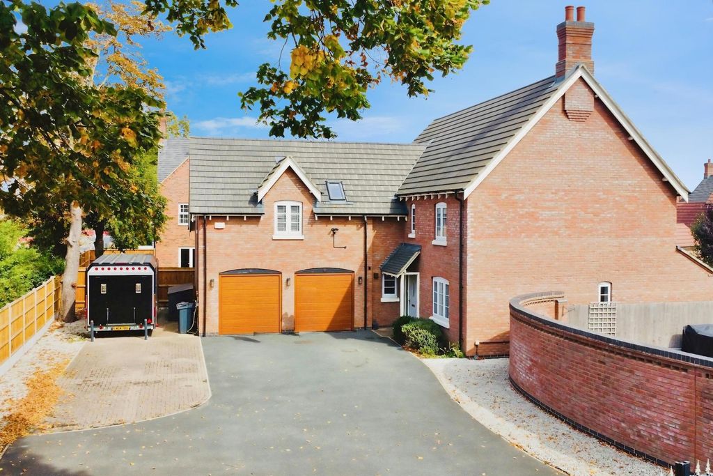 Property photo 1 of 31
