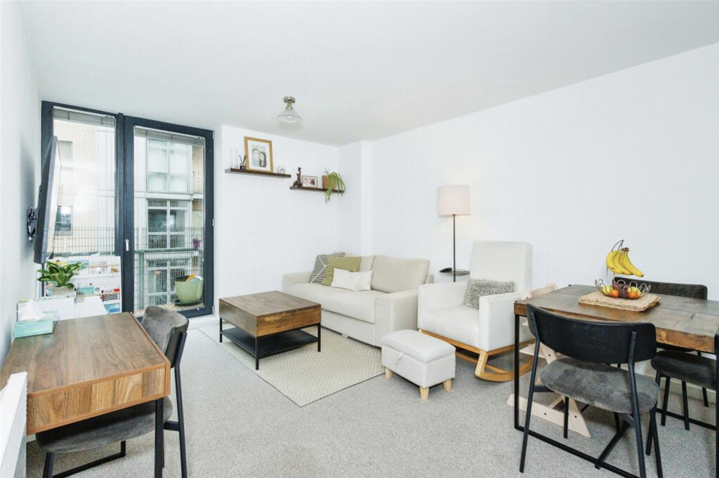 Property photo 2 of 12 2. Lounge.Png