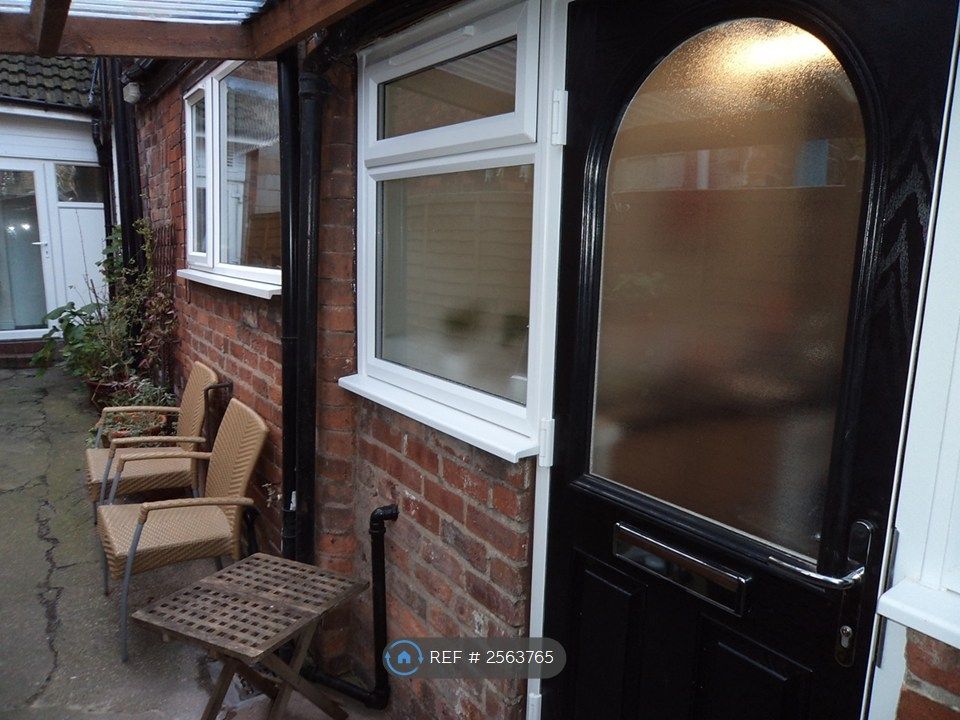 Property photo 3 of 6 Private Entrance Into Studio