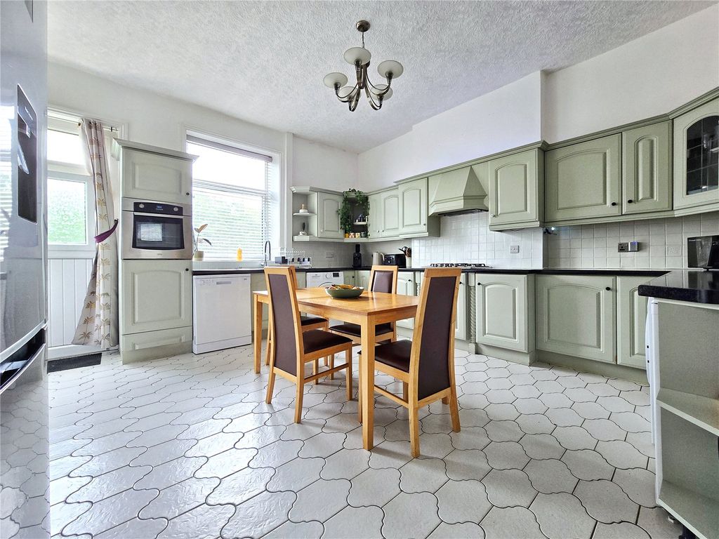 Property photo 2 of 25 Kitchen Diner