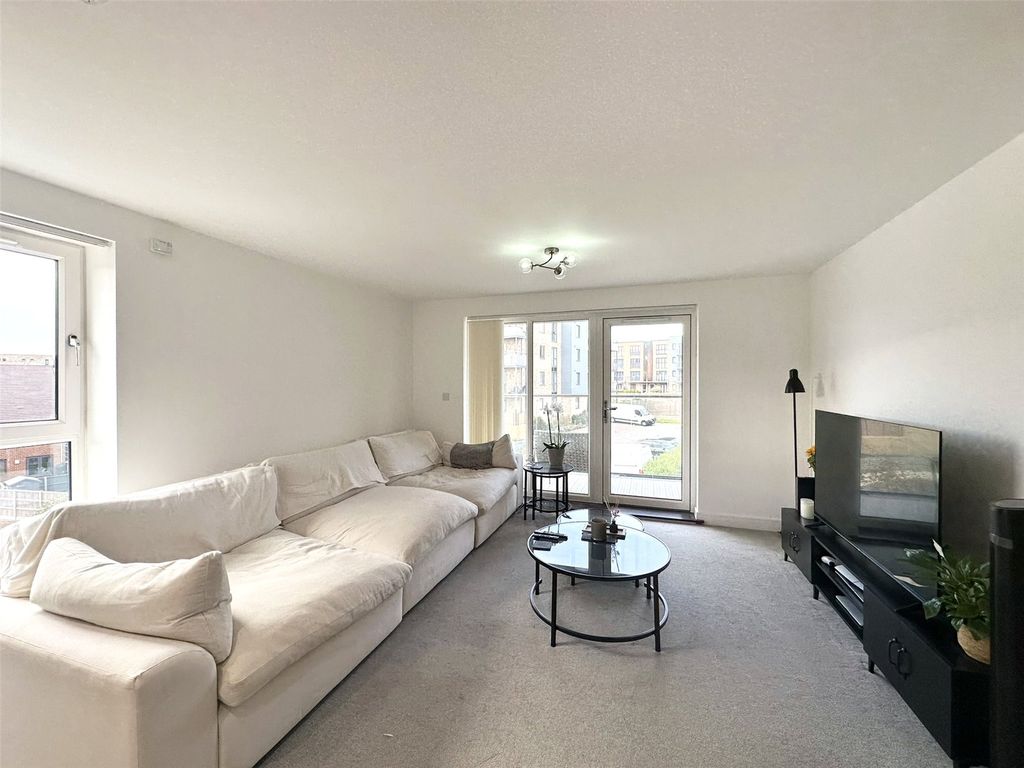 Property photo 2 of 17 Lounge Area