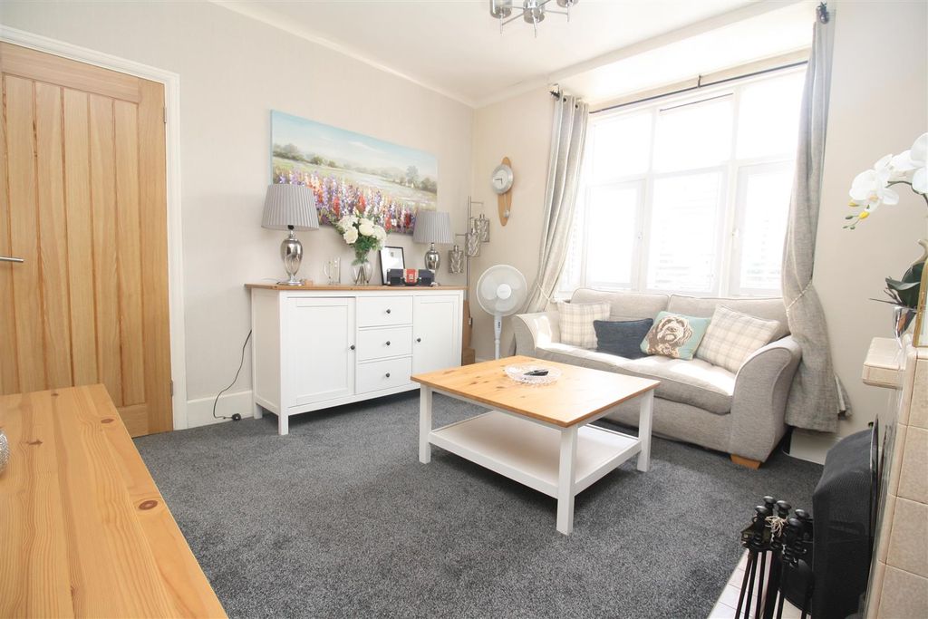 Property photo 2 of 36