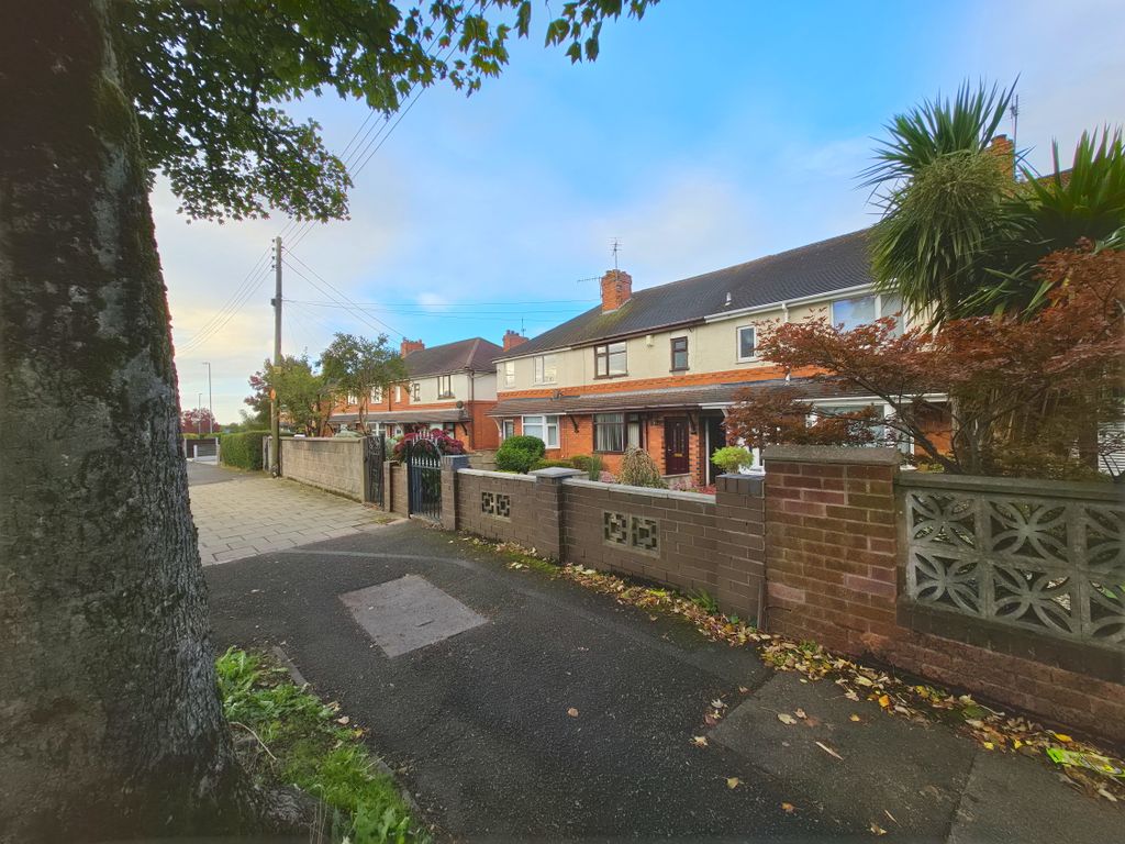 Property photo 2 of 32