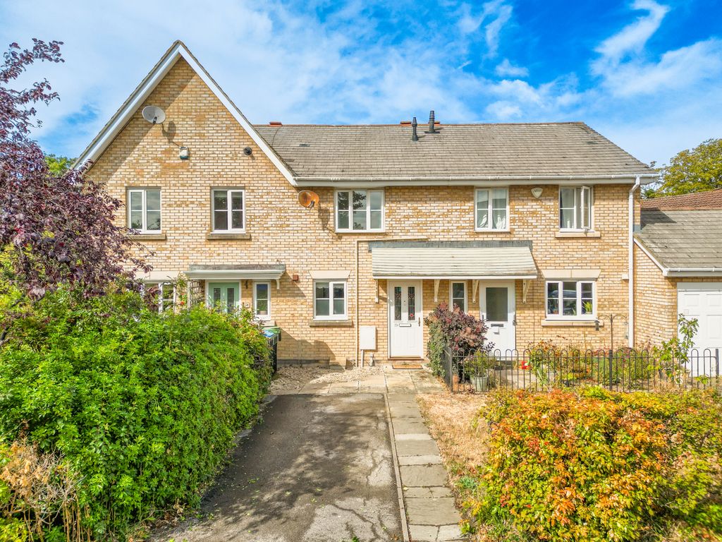 Property photo 1 of 15 Windsor Road, Pitstone