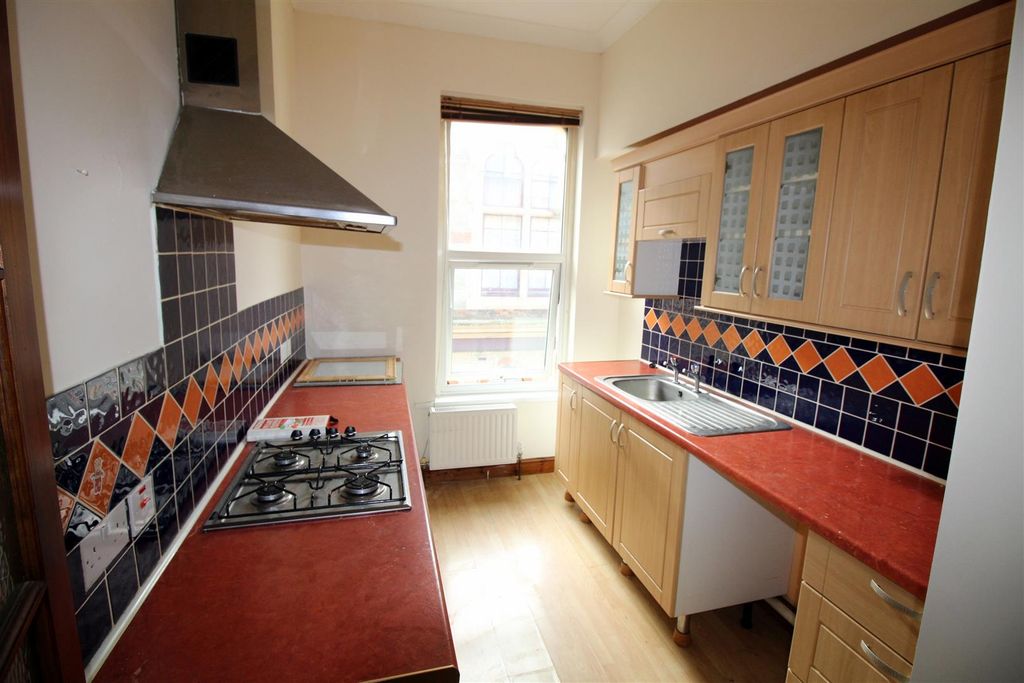 Property photo 3 of 5 Kitchen