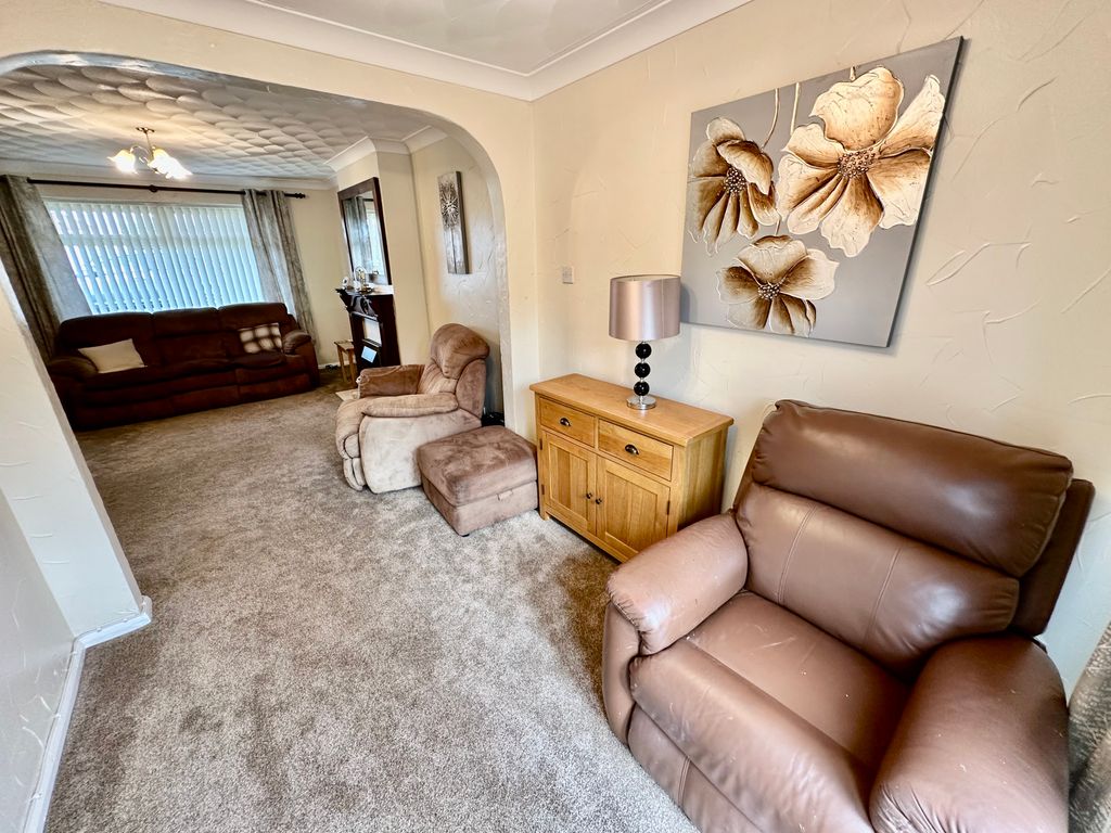 Property photo 3 of 17 Img_0728