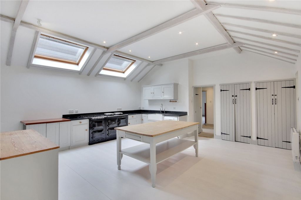 Property photo 2 of 13 Kitchen 2