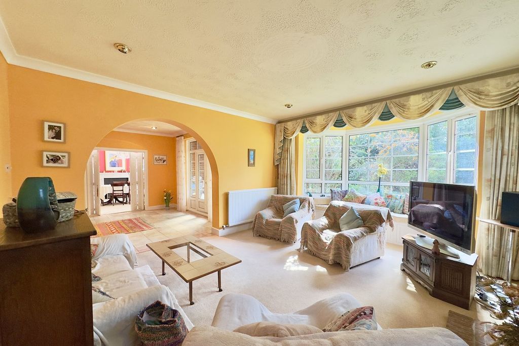 Property photo 2 of 21