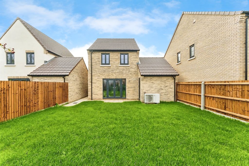 Property photo 2 of 25