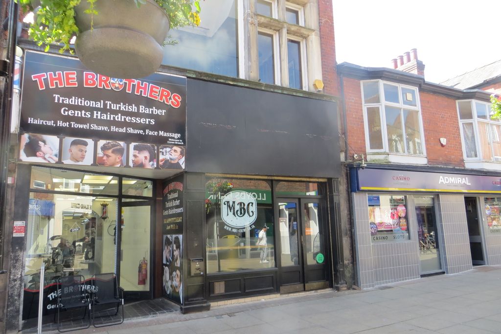 Property photo 2 of 11 Frontage