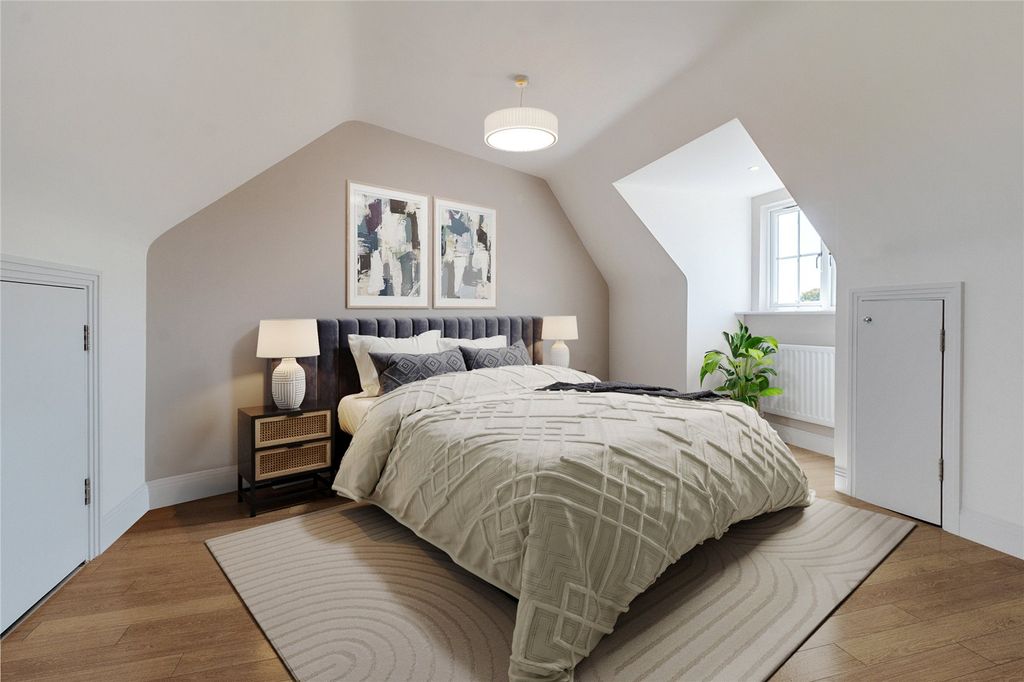 Property photo 1 of 10 Bedroom