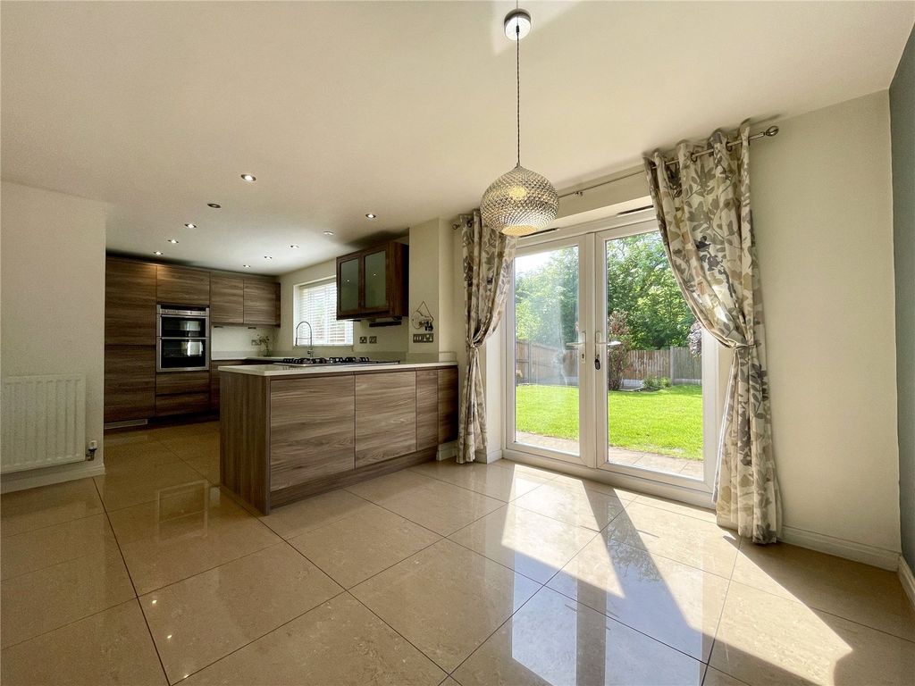 Property photo 2 of 30 Picture No. 23