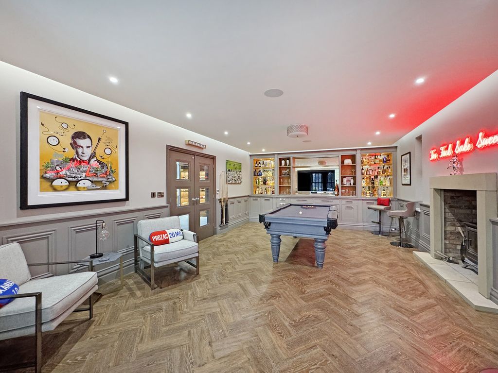 Property photo 2 of 48