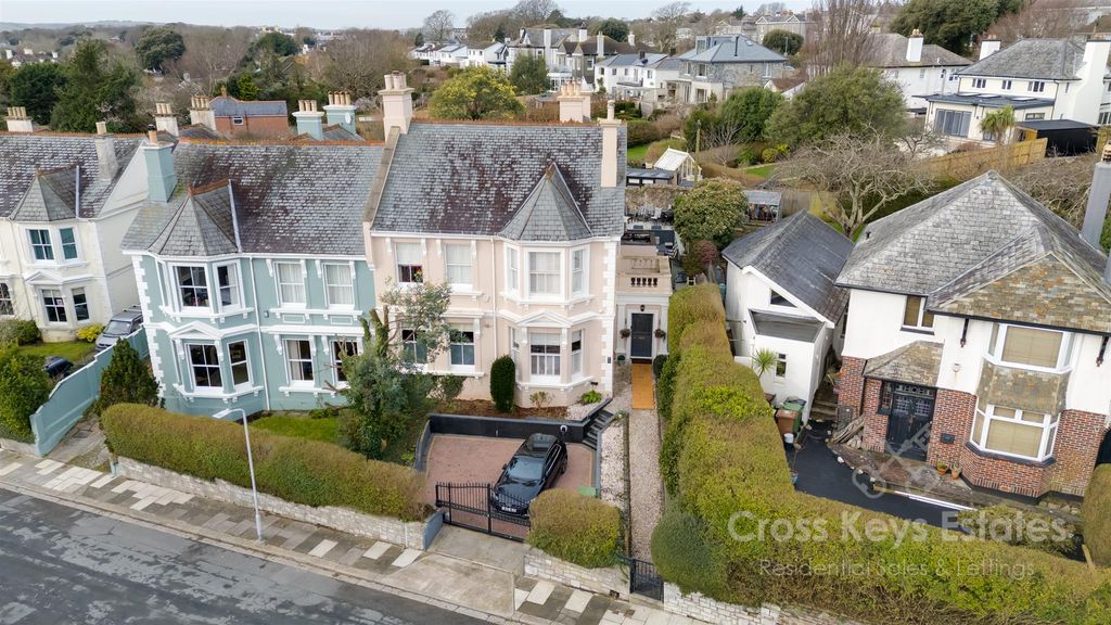 Property photo 1 of 48 Dnfua7L9Zkmyf5Ummzg1Yw