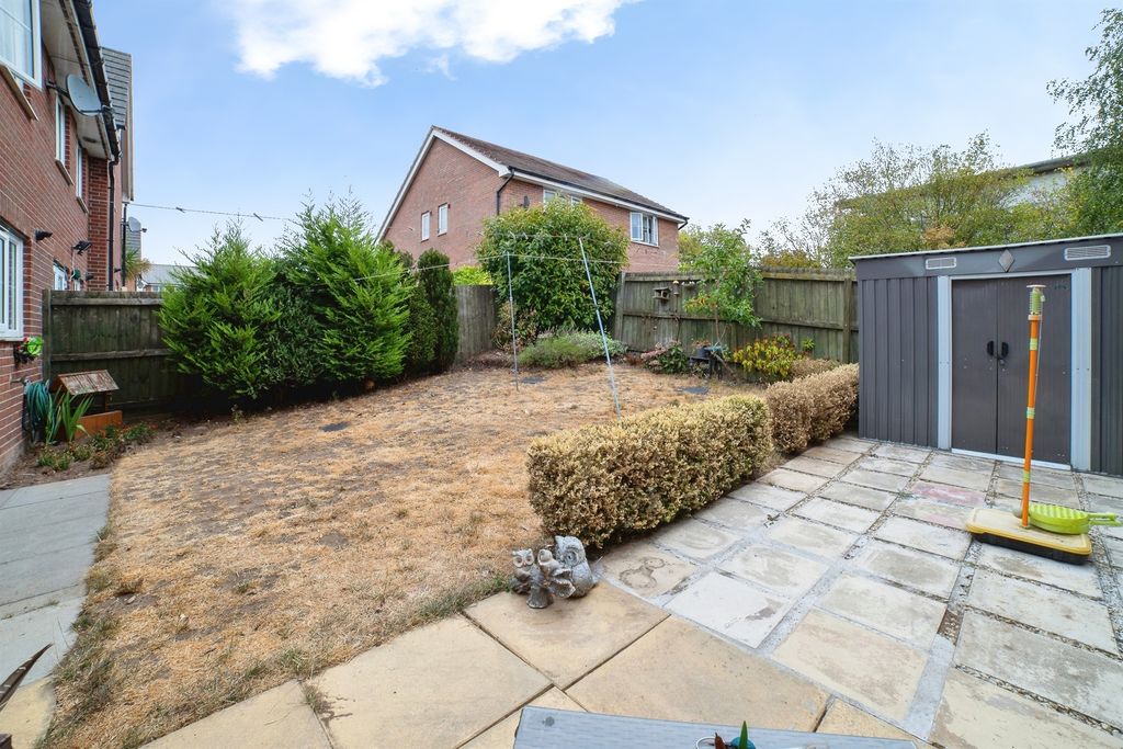 Property photo 2 of 17