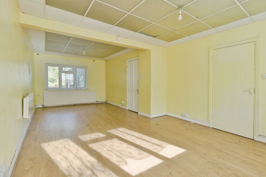 Property photo 2 of 21 Pbox-Img.Jpg