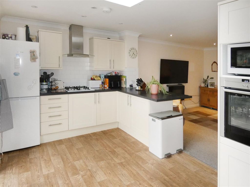 Property photo 3 of 17 P1070121.Jpg