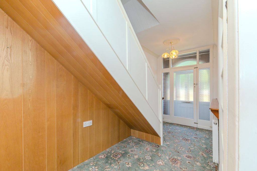 Property photo 2 of 29