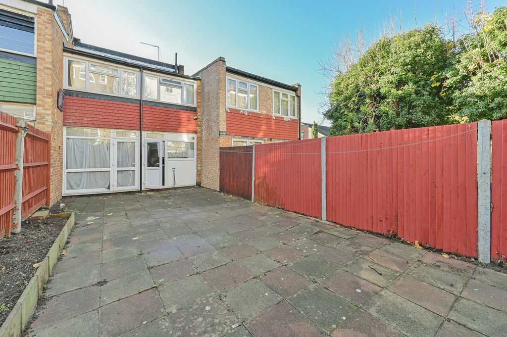 Property photo 3 of 11