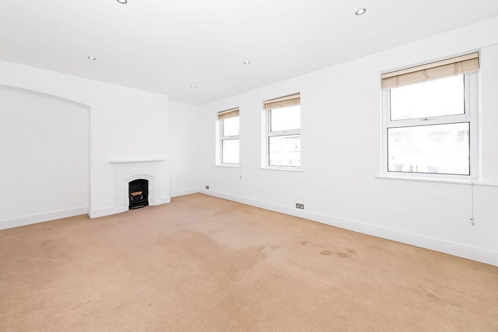 Property photo 2 of 13 Img_4949-1500x1000.Jpg