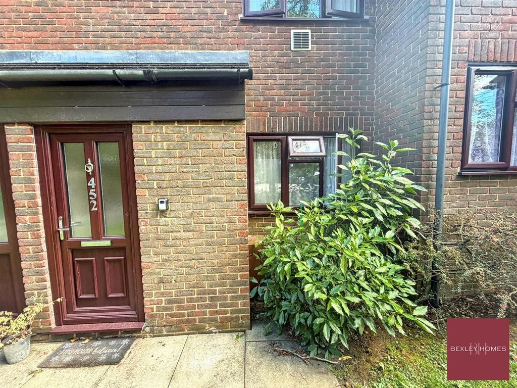 Property photo 1 of 8 Outside