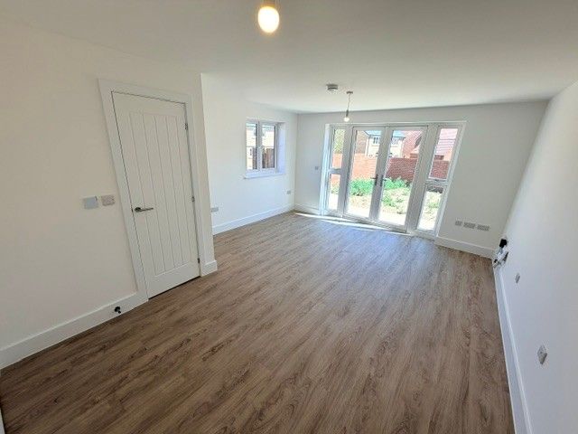 Property photo 3 of 7 Living Room
