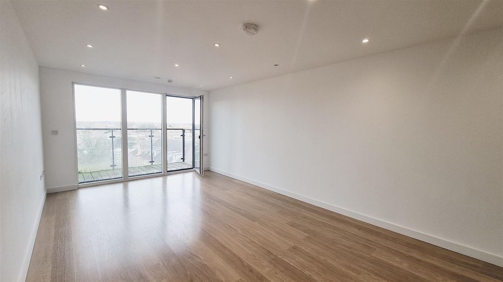 Property photo 1 of 5 Lounge