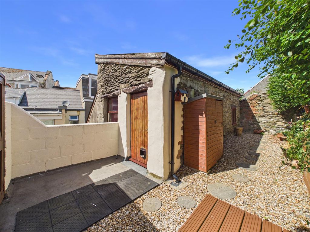 Property photo 1 of 13 Front