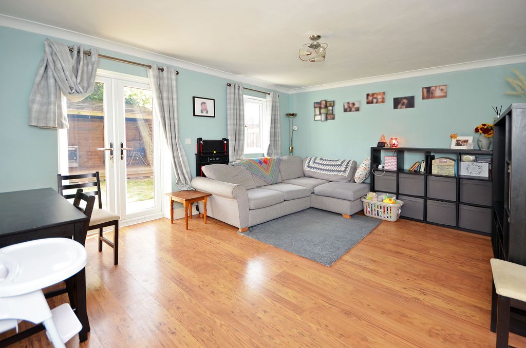 Property photo 2 of 11