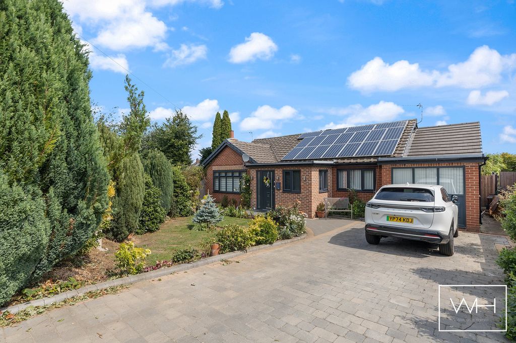 Property photo 1 of 20 16 Chepstow Gardens, Dn5 04_297