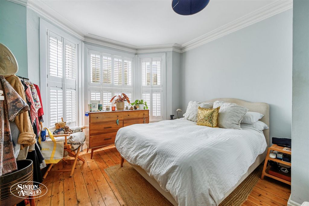 Property photo 2 of 12 Gff - 62 Coldershaw Road-9.Jpg