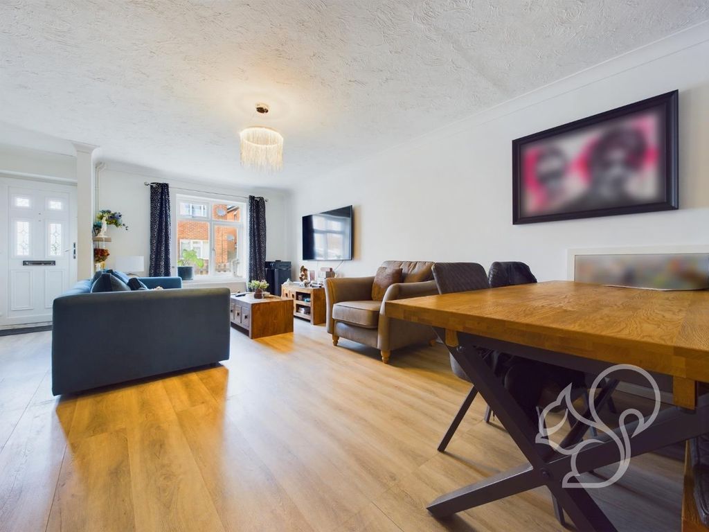 Property photo 3 of 18 Cam01254G0-Pr0179-Still009.Jpg