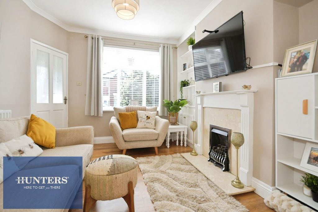 Property photo 3 of 17 Lounge 01.Jpg