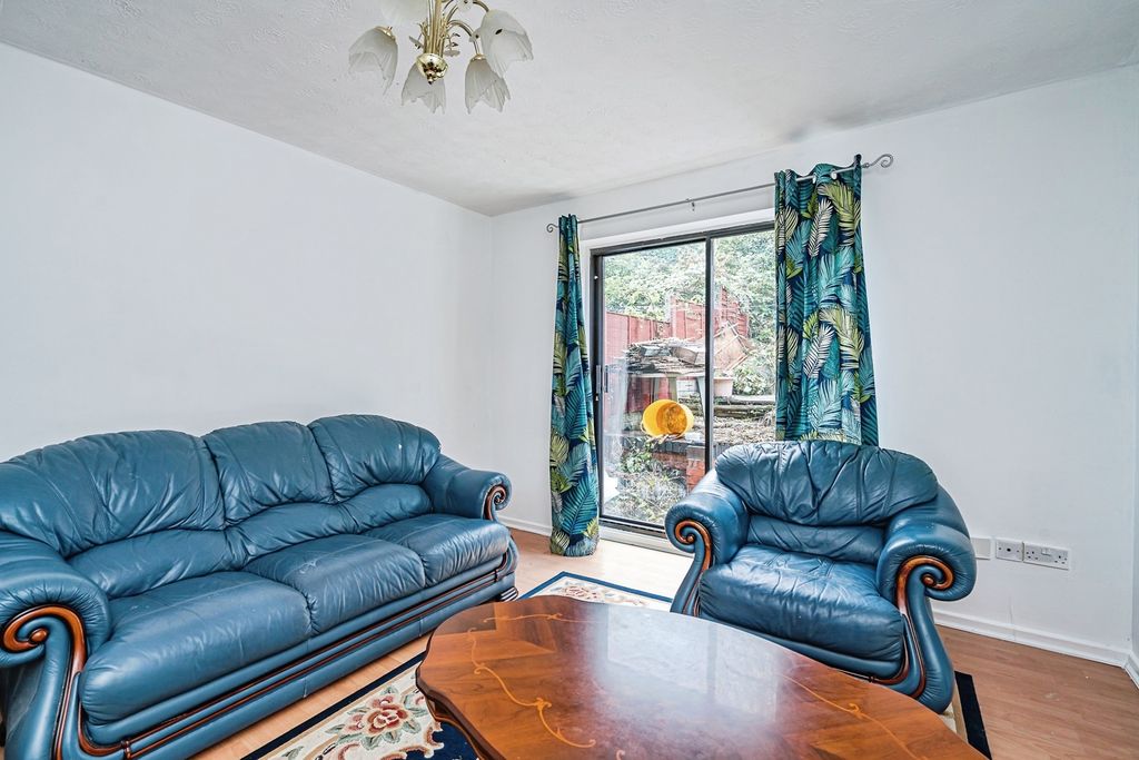 Property photo 2 of 17 Photo
