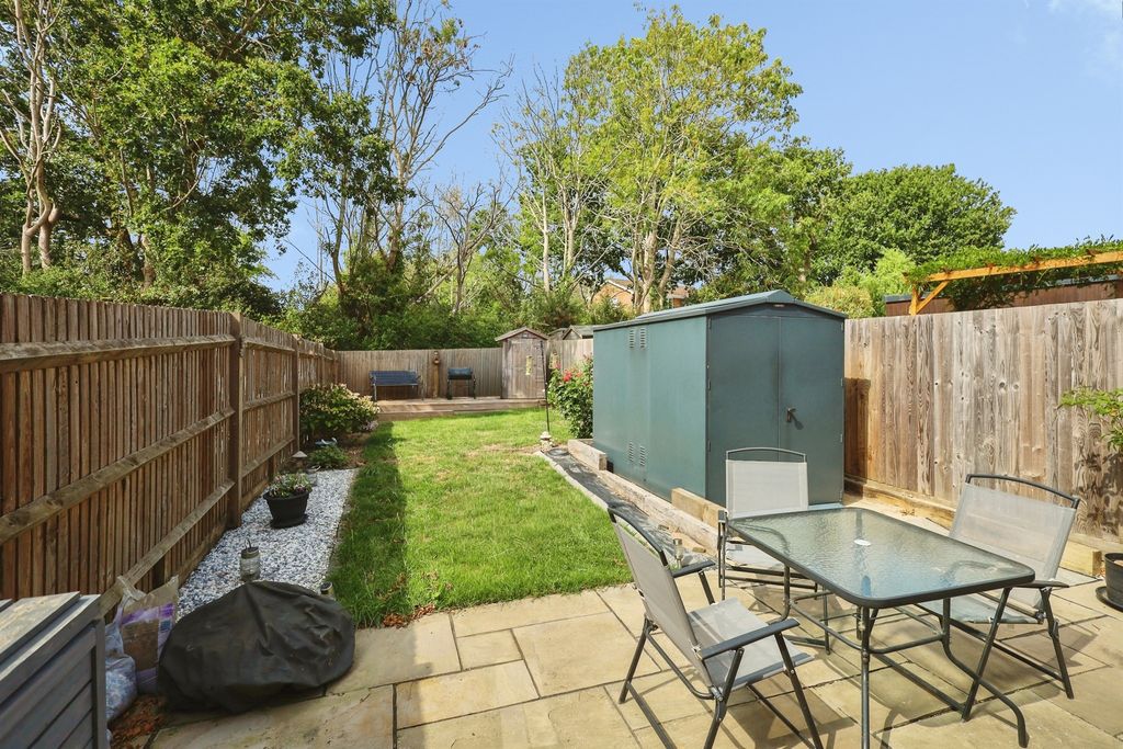 Property photo 2 of 20