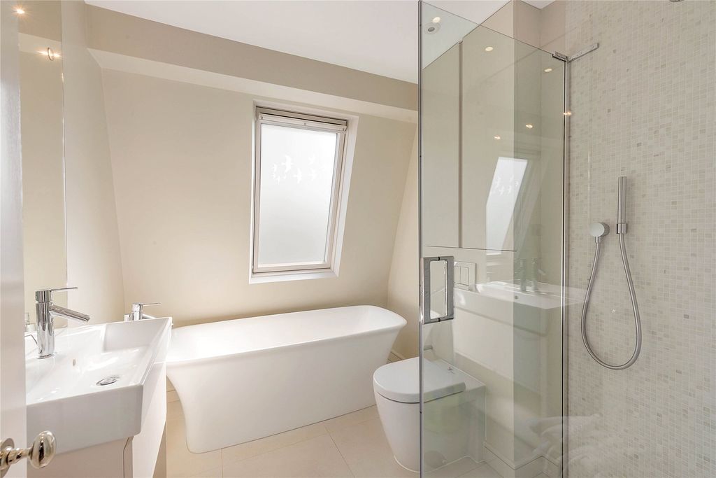 Property photo 2 of 13 10