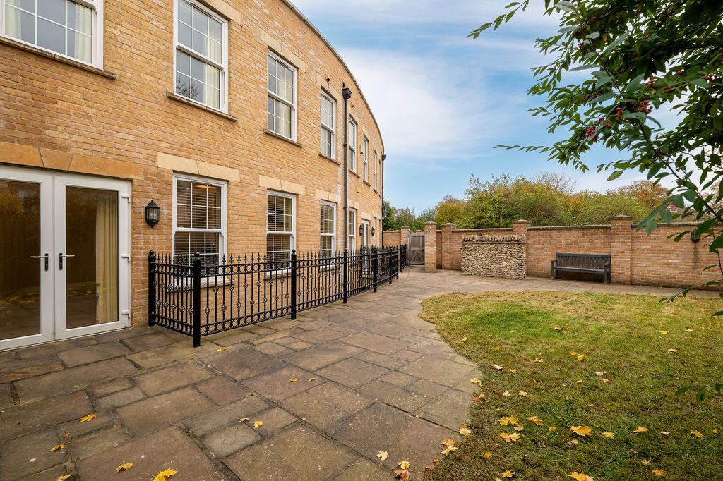 Additional image 35 of 6 bed end terrace house for saleShelley Place, The Colosseum, Lincoln LN1